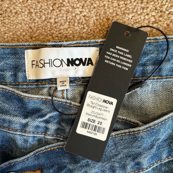Fashion Nova Relaxed Fit Denim Jeans - Picture 3 of 4